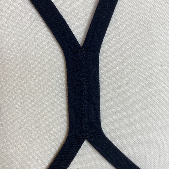 Lululemon No Limits tank gray and black with waistband size 4 keyhole - Picture 4 of 9